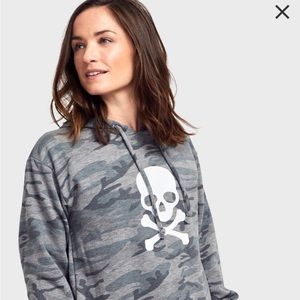 SOUL CYCLE Medium Camo Cropped Hoodie